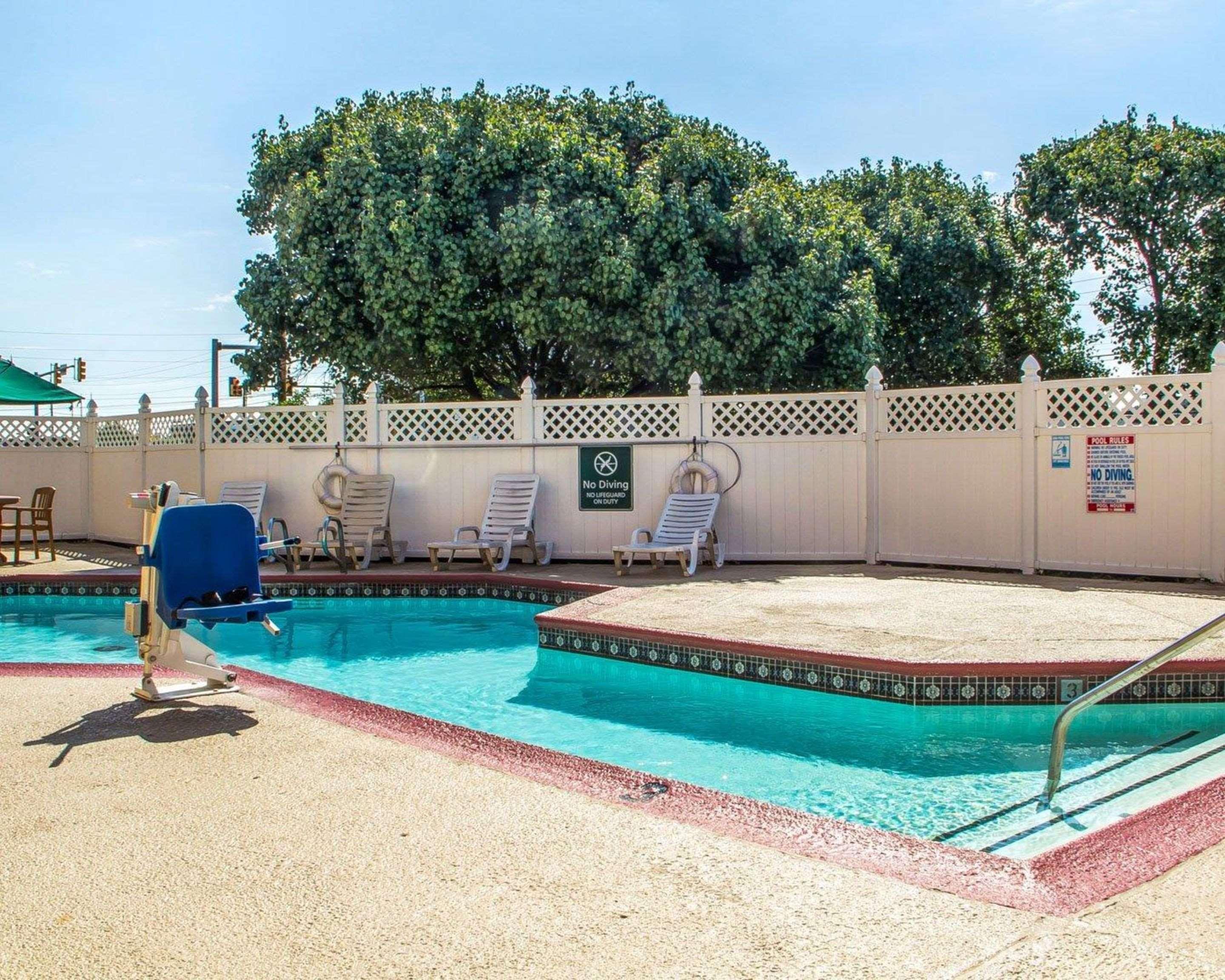 Quality Inn Tulsa Central Luaran gambar