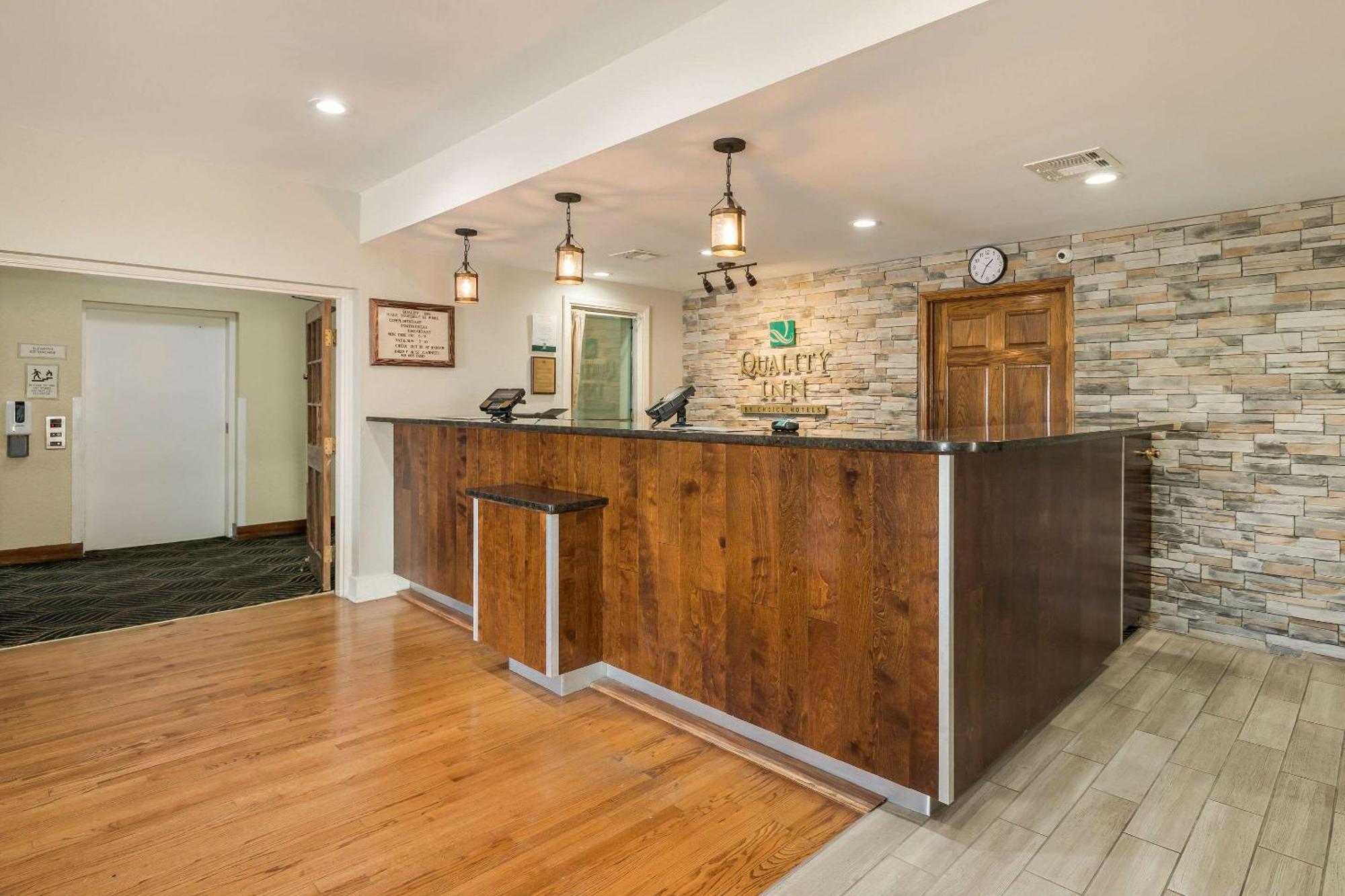 Quality Inn Tulsa Central Luaran gambar
