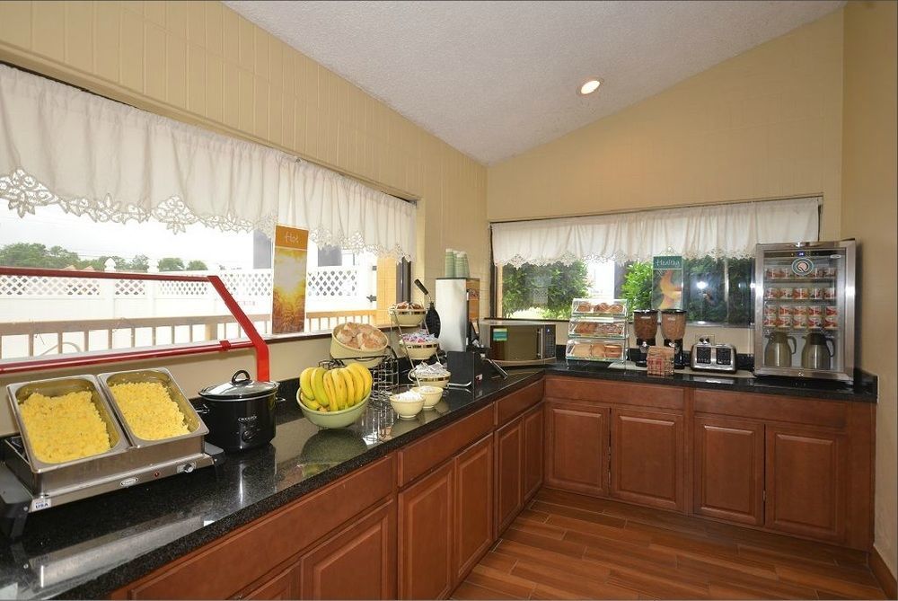 Quality Inn Tulsa Central Luaran gambar