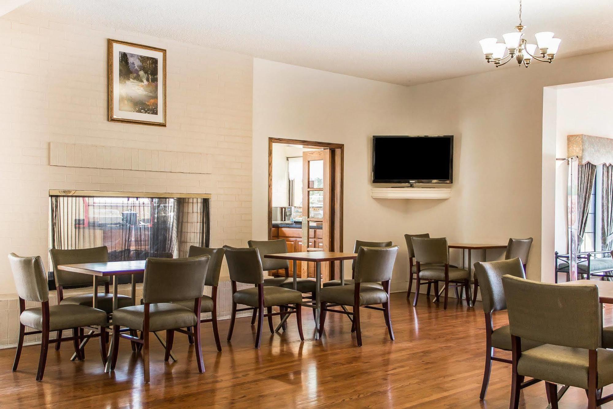 Quality Inn Tulsa Central Luaran gambar